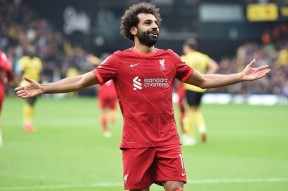 莱万多夫斯基巅峰对决，萨拉赫与40激战巴塞罗那分钟，挺进下一轮胜负难料！的简单介绍