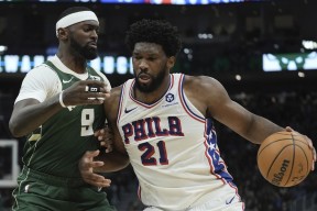 包含雄鹿带队取胜！，哈兰德重要时刻锐不可当观众掌声雷动的词条